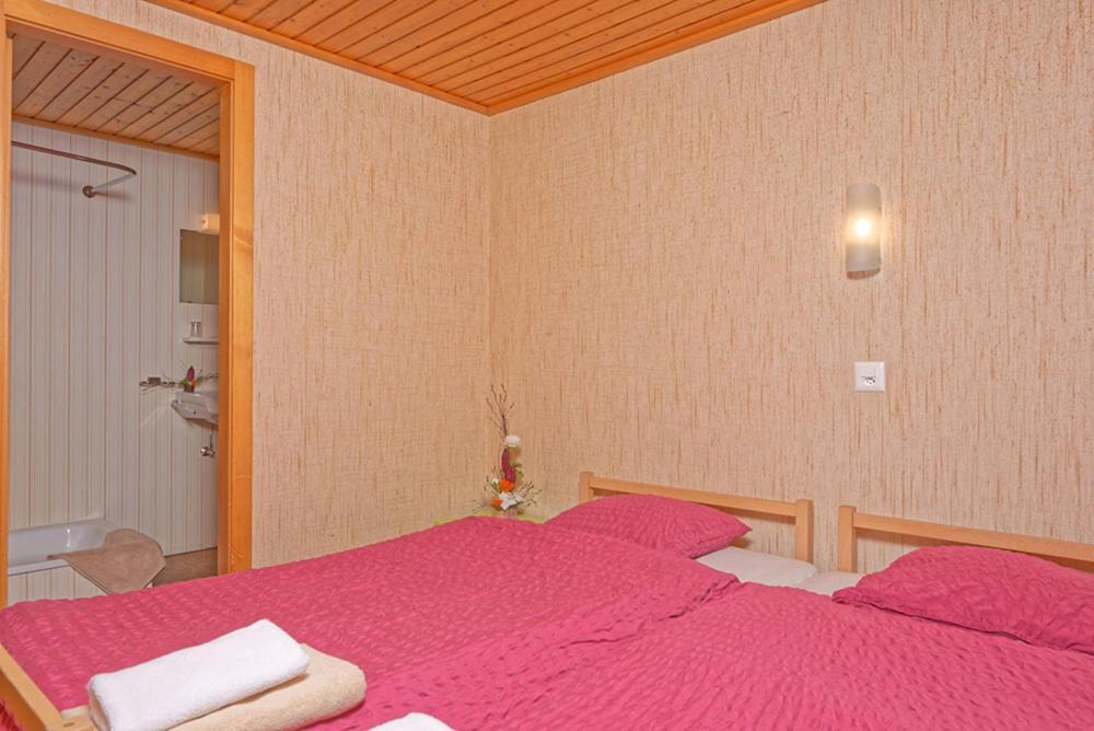 Petit Velan - Coworking & Coliving Hostel บูร์ก-แซ็งต์-ปิแอร์ ภายนอก รูปภาพ