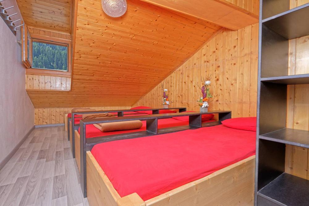 Petit Velan - Coworking & Coliving Hostel บูร์ก-แซ็งต์-ปิแอร์ ภายนอก รูปภาพ