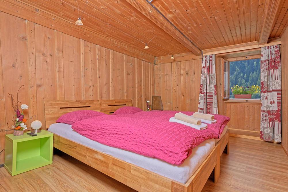 Petit Velan - Coworking & Coliving Hostel บูร์ก-แซ็งต์-ปิแอร์ ภายนอก รูปภาพ