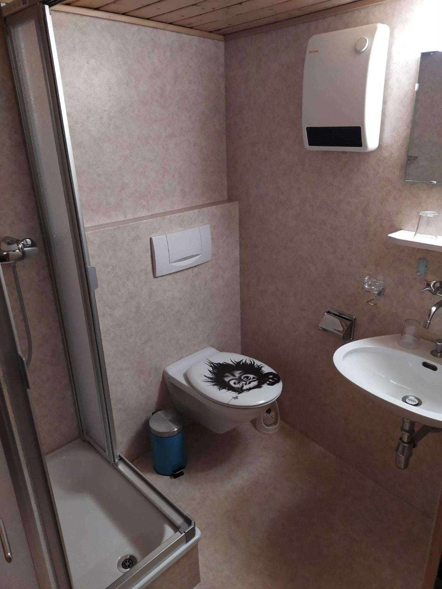 Petit Velan - Coworking & Coliving Hostel บูร์ก-แซ็งต์-ปิแอร์ ภายนอก รูปภาพ